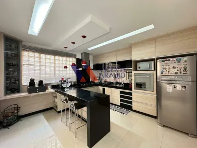 Casa com 3 Quartos à venda, 185m² no Bom Retiro, Betim