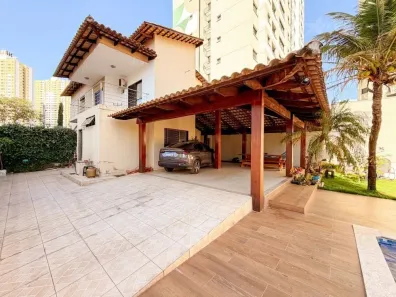 Sobrado com 4 Quartos à venda, 283m² no Vila Rosa, Goiânia