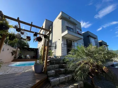 Casa com 3 Quartos à venda, 178m² no Córrego Grande, Florianópolis