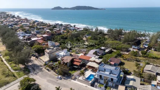 Casa com 3 Quartos à venda, 264m² no Campeche, Florianópolis