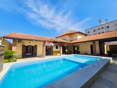 Casa com 5 Quartos à venda, 532m² no Centro, Peruíbe