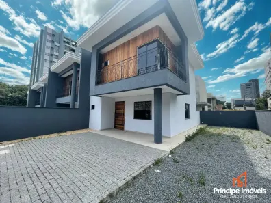 Casa com 3 Quartos à venda, 134m² no América, Joinville