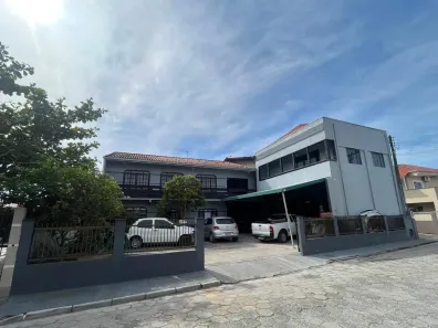 Sobrado com 4 Quartos à venda, 575m² no Centro, Balneário Barra do Sul