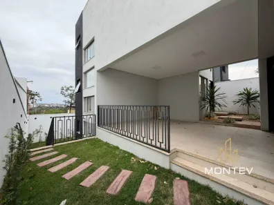 Casa com 3 Quartos à venda, 198m² no Das Oliveiras, Divinópolis