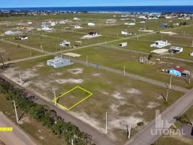 Lote/Terreno à venda, 300m² no Praia Areias Claras, Balneário Gaivota