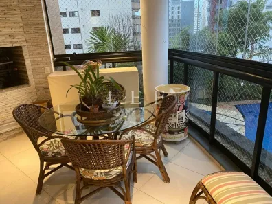 Apartamento com 3 Quartos para alugar, 173m² no Sumaré, São Paulo