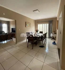 Casa com 4 Quartos à venda, 214m² no Vila Maria Luiza, Ribeirão Preto
