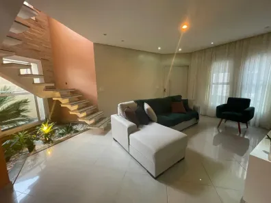 Sobrado com 4 Quartos à venda, 194m² no Jardim Márcia, Suzano
