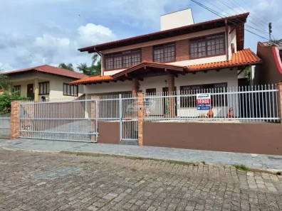 Casa com 3 Quartos à venda, 235m² no Velha Central, Blumenau