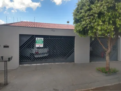 Casa com 2 Quartos à venda, 140m² no Jardim Lago Norte, Londrina