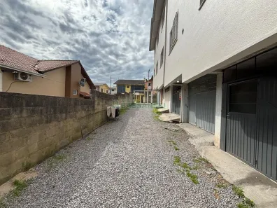 Casa com 2 Quartos para alugar, 76m² no São Caetano, Caxias do Sul