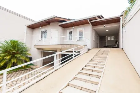 Casa com 4 Quartos para alugar, 300m² no Mossunguê, Curitiba