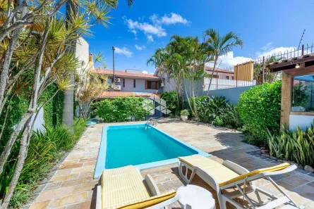Casa com 3 Quartos à venda, 410m² no Ipanema, Porto Alegre