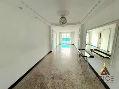 Apartamento com 3 Quartos para alugar, 135m² no Embaré, Santos