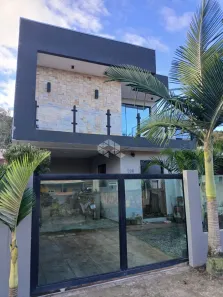 Casa com 3 Quartos à venda, 135m² no São João do Rio Vermelho, Florianópolis