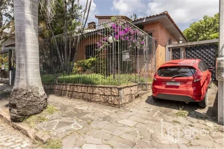 Casa com 4 Quartos à venda, 250m² no Três Figueiras, Porto Alegre