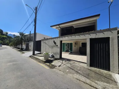 Casa com 4 Quartos à venda, 213m² no Praia da Ribeira (Cunhambebe), Angra dos Reis
