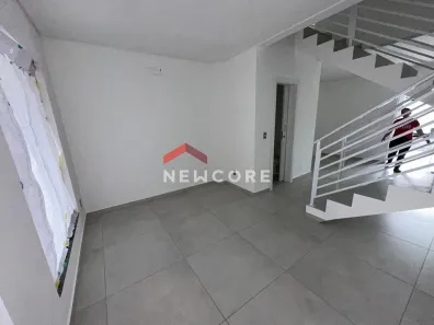 Casa com 3 Quartos à venda, 104m² no Guanabara, Joinville