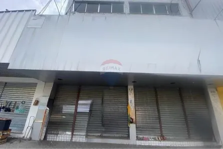 Prédio Comercial para alugar, 934m² no Bangu, Rio de Janeiro