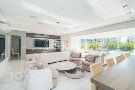 Apartamento com 4 Quartos à venda, 210m² no Jardim do Salso, Porto Alegre