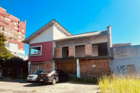 Imóvel Comercial à venda, 800m² no Anita Garibaldi, Joinville