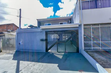 Sobrado com 3 Quartos à venda, 200m² no Sítio Cercado, Curitiba