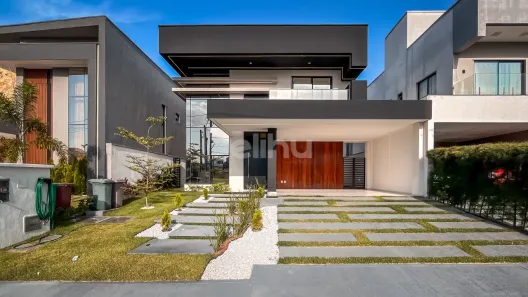 Casa de Condomínio com 4 Quartos à venda, 268m² no Cidade Alpha, Eusébio
