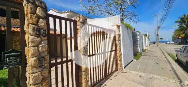 Casa com 4 Quartos à venda, 398m² no Piratininga, Niterói
