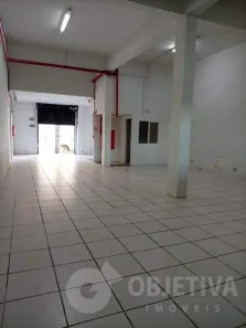 Ponto Comercial para alugar, 244m² no Brasil, Uberlândia