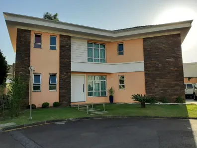 Casa de Condomínio com 3 Quartos para alugar, 400m² no Portão, Curitiba