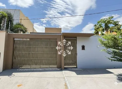 Casa com 3 Quartos à venda, 125m² no Plano Diretor Sul, Palmas