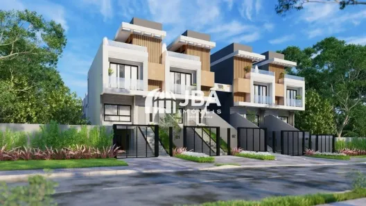 Sobrado com 3 Quartos à venda, 180m² no Água Verde, Curitiba