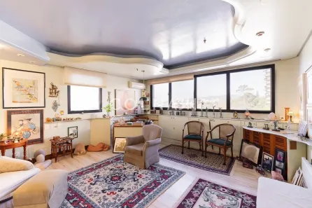 Sala Comercial à venda, 80m² no Três Figueiras, Porto Alegre