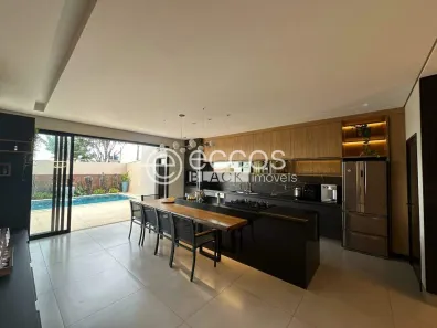 Casa com 3 Quartos à venda, 216m² no Shopping Park, Uberlândia