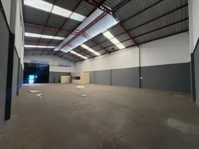 Galpão/Depósito/Armazém para alugar, 330m² no São Sebastião, Contagem