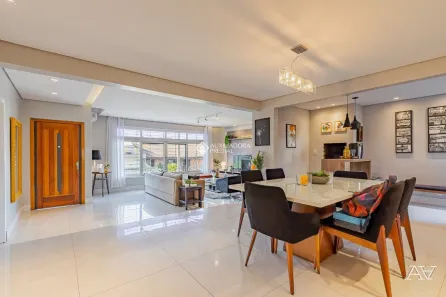 Casa com 3 Quartos à venda, 360m² no Três Figueiras, Porto Alegre