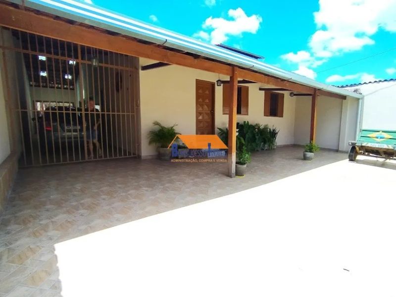 Casa com 5 quartos — Floramar, Belo Horizonte