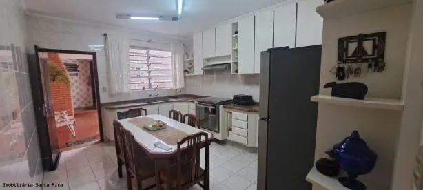 Sobrado com 3 Quartos à venda, 171m² no Vila Scarpelli, Santo André