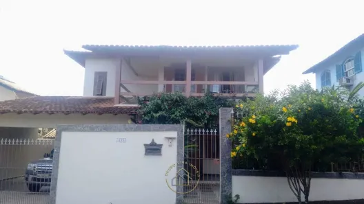 Casa com 4 Quartos à venda, 390m² no Miramar, Macaé