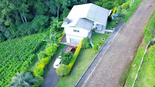 Fazenda/Sítio com 3 Quartos à venda, 180m² no Linha do Meio, Salvador do Sul