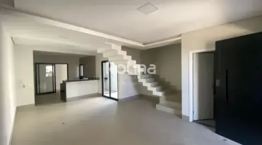 Casa com 3 Quartos à venda, 140m² no Jardim Colina, Uberlândia