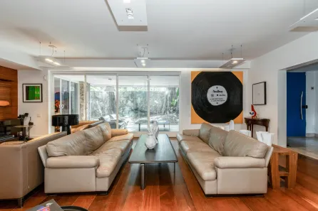 Casa com 3 Quartos à venda, 318m² no Jardim Europa, São Paulo