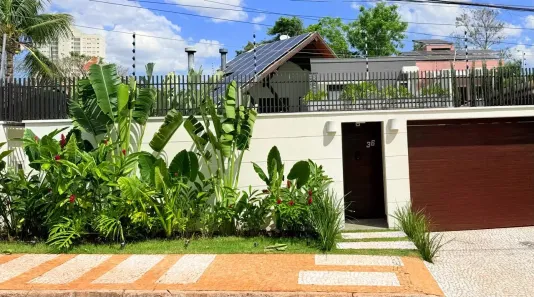 Sobrado com 3 Quartos à venda, 270m² no Carandá Bosque, Campo Grande