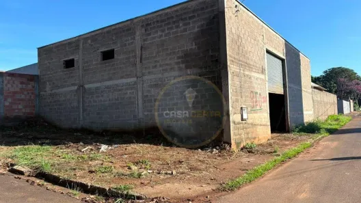 Galpão/Depósito/Armazém à venda, 240m² no Recreio dos Bandeirantes, Uberaba