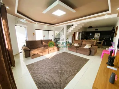 Sobrado com 3 Quartos para venda ou aluguel, 210m² no Jardim Oásis, Taubaté