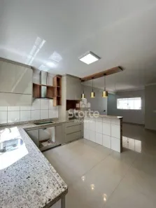 Casa de Condomínio com 3 Quartos à venda, 167m² no Jardim Holanda, Uberlândia