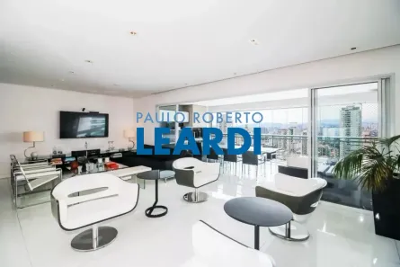 Apartamento com 3 Quartos à venda, 206m² no Vila Romana, São Paulo