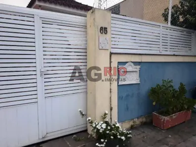 Casa com 3 Quartos à venda, 289m² no Tanque, Rio de Janeiro
