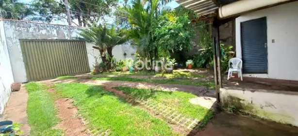 Casa com 2 Quartos à venda, 182m² no Jaraguá, Uberlândia