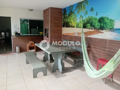 Casa com 3 Quartos à venda, 176m² no Chácaras Tubalina e Quartel, Uberlândia